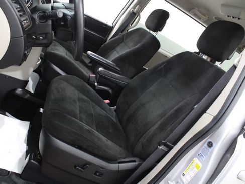 Used 2012 Dodge Grand Caravan SXT image 15