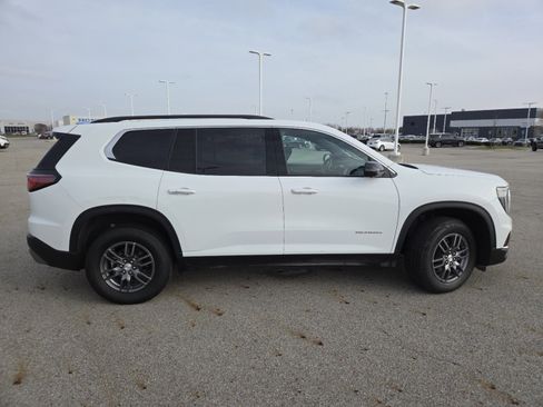 Used 2025 GMC Acadia Elevation image 20