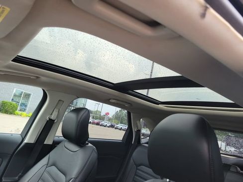 Used 2018 Ford Edge SEL w/ Canadian Touring Package AWD/4WD image 7