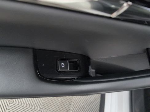 Certified 2025 MAZDA MAZDA3 s FWD image 21