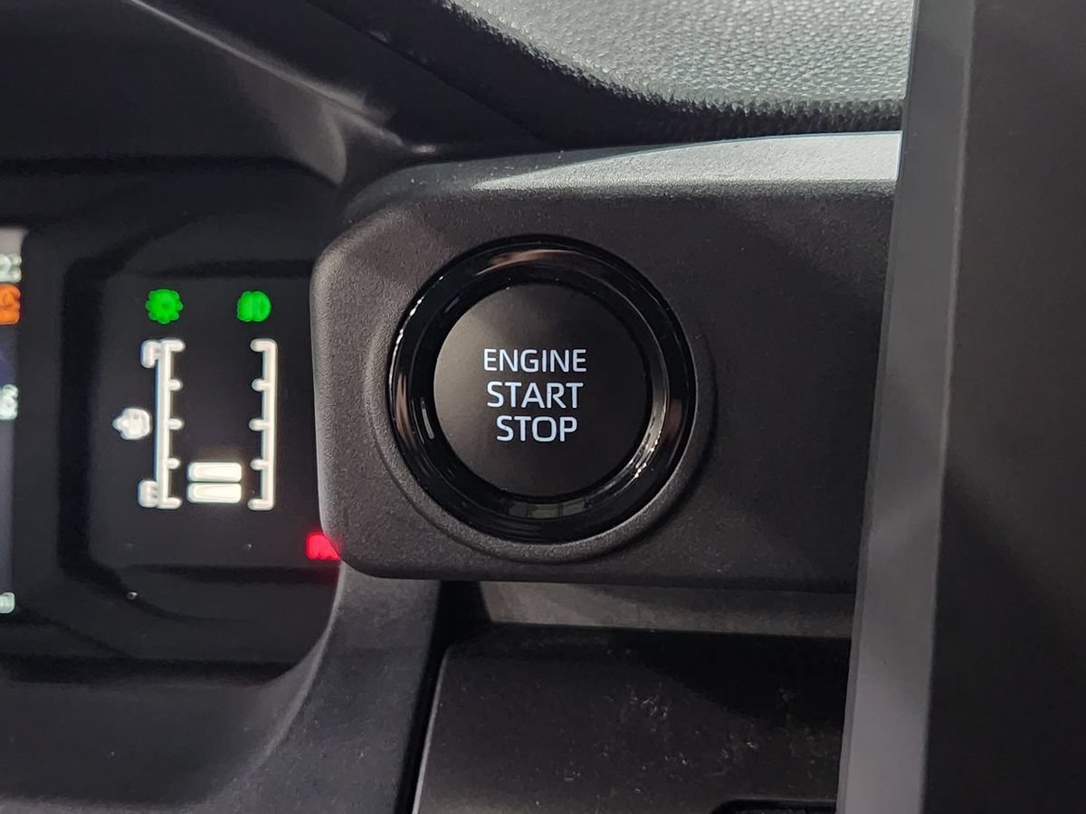 Used 2025 Toyota Tacoma SR5 RWD image 41