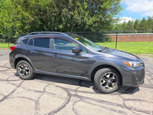 Used 2018 Subaru Crosstrek 2.0i Premium AWD/4WD image 2