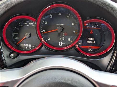 Used 2021 Porsche Macan image 11