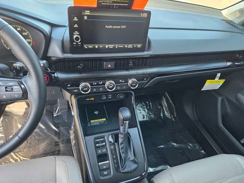 Used 2025 Honda CR-V EX-L image 17