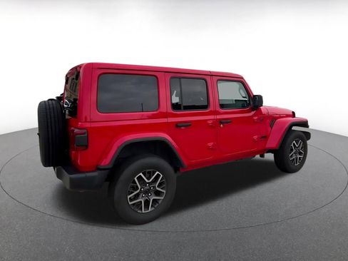 Used 2025 Jeep Wrangler Unlimited Sahara AWD/4WD image 15