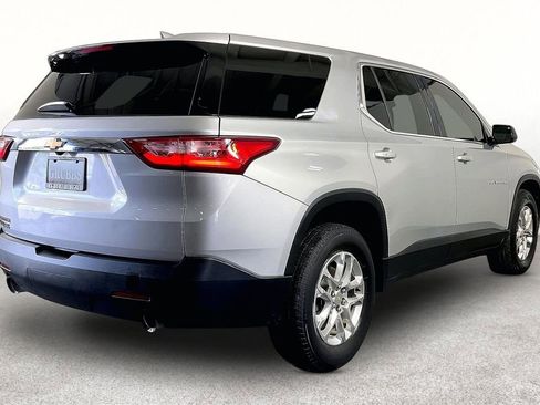 Used 2020 Chevrolet Traverse LS FWD image 2