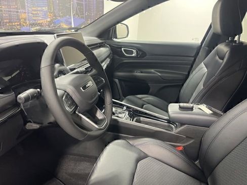 New 2026 Jeep Compass Latitude image 10