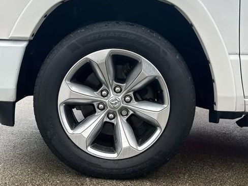 Used 2019 RAM 1500 Limited image 15