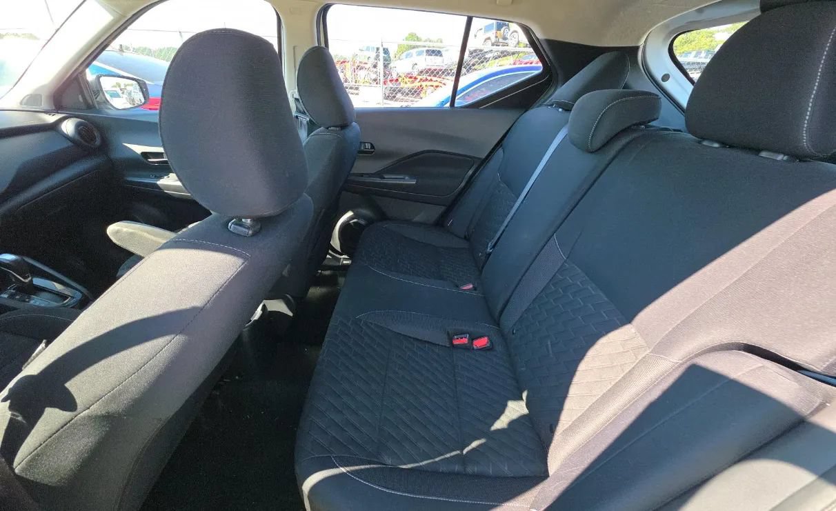 Used 2022 Nissan Kicks S FWD image 6