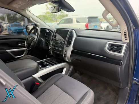 Used 2021 Nissan Titan SV w/ SV Convenience Package AWD/4WD image 23