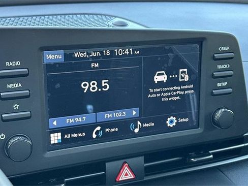 Certified 2025 Hyundai Elantra Sport image 18