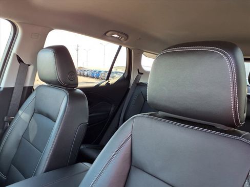 Used 2024 GMC Terrain SLT w/ Elevation Edition image 17