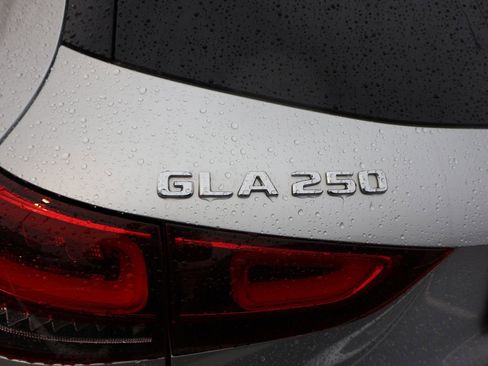 Used 2021 Mercedes-Benz GLA 250 4MATIC image 14