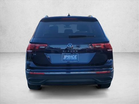 Used 2023 Volkswagen Tiguan SE w/ Panoramic Sunroof Package image 6