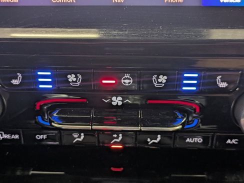 Used 2023 Jeep Grand Cherokee L Summit w/ Advanced Protech Group IV image 10