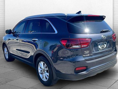 Used 2019 Kia Sorento LX w/ LX V6 Convenience Package image 4
