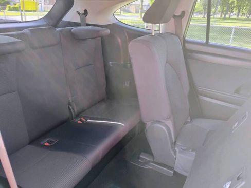 Used 2023 Toyota Highlander L FWD image 18