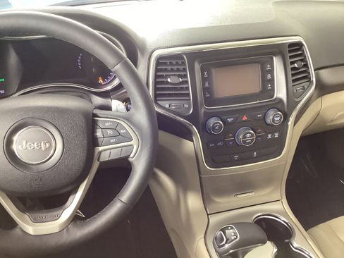 Used 2014 Jeep Grand Cherokee Laredo w/ Security & Convenience Group image 25