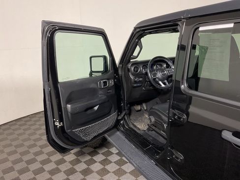 Used 2021 Jeep Wrangler Unlimited Sahara w/ Cold Weather Group AWD/4WD image 20