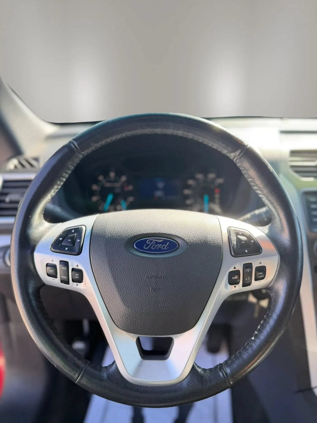 Used 2014 Ford Explorer XLT FWD image 16