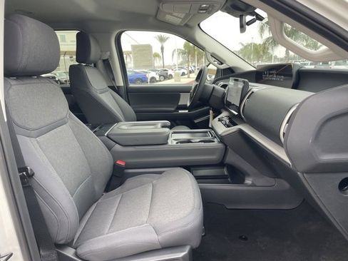 New 2026 Ford Expedition Active image 26