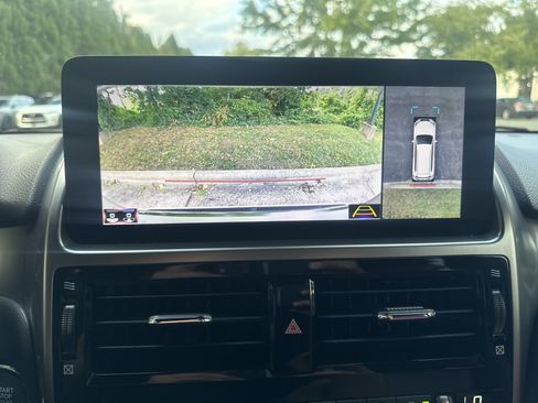 Used 2023 Lexus GX 460 Luxury w/ Sport Design Package AWD/4WD image 14