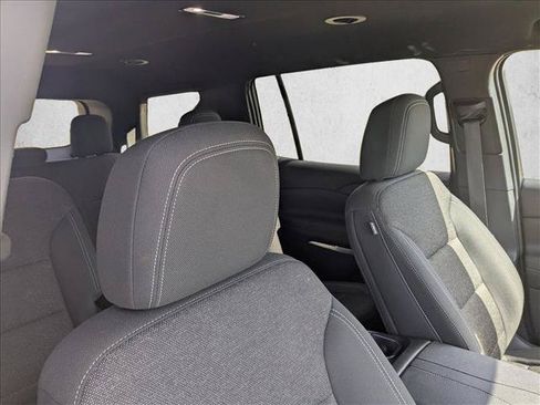 Used 2024 Chevrolet Traverse LT FWD image 20