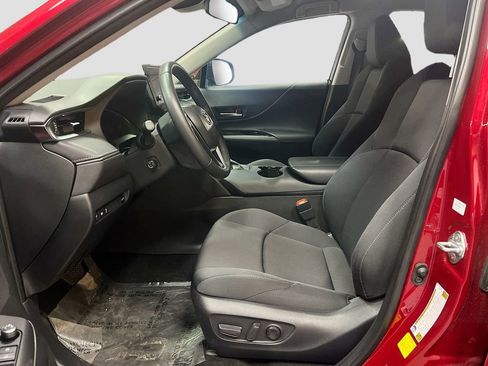 Used 2024 Toyota Venza LE image 20