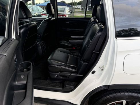 Used 2019 Honda Pilot Touring image 9