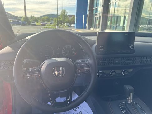 Certified 2025 Honda HR-V Sport image 15