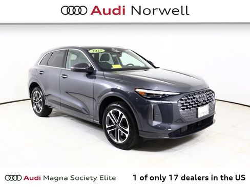Used 2025 Audi Q5 Premium Plus w/ Premium Plus AWD/4WD image 1