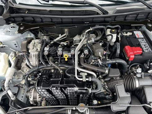 Used 2024 Nissan Altima 2.5 SV FWD image 30
