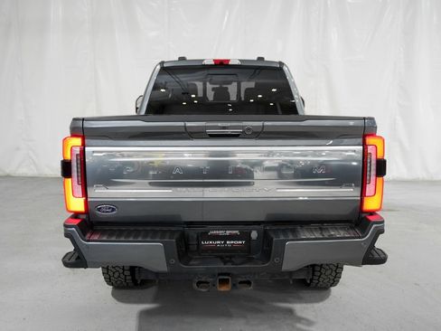Used 2023 Ford F350 Platinum w/ Tremor Off-Road Package AWD/4WD image 4