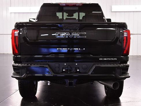 Used 2024 GMC Sierra 3500 Denali Ultimate AWD/4WD image 6