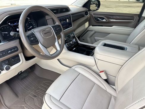 Used 2021 GMC Yukon Denali w/ Denali Ultimate Package image 28