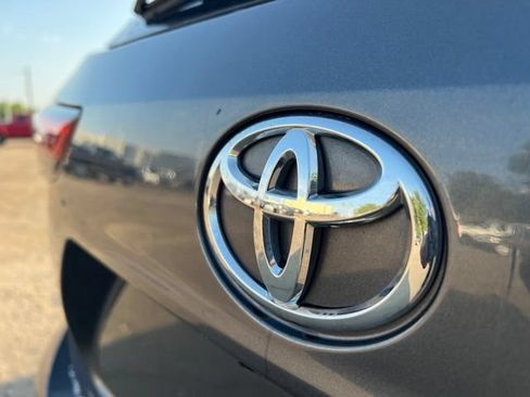 Used 2023 Toyota Highlander XSE AWD/4WD image 12