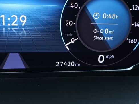 Certified 2025 Volkswagen Atlas SE image 2