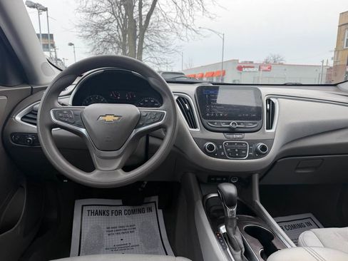 Used 2022 Chevrolet Malibu LT FWD image 19