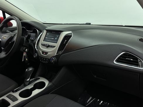 Used 2017 Chevrolet Cruze LS FWD image 32