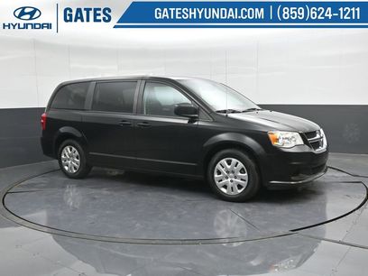 Used 2018 Dodge Grand Caravan SE w/ UConnect Hands-Free Group