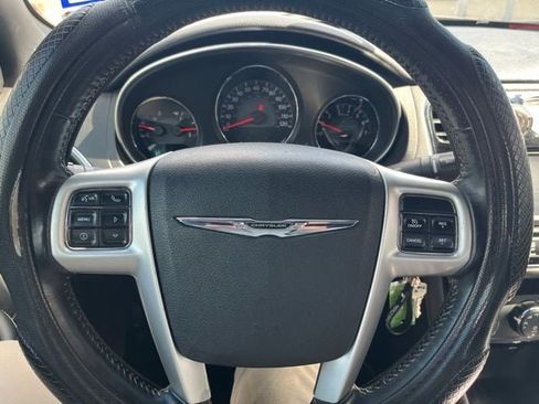 Used 2011 Chrysler 200 S FWD image 20
