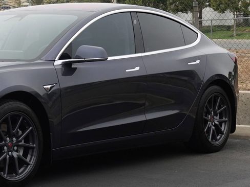 Used 2018 Tesla Model 3 Long Range image 8