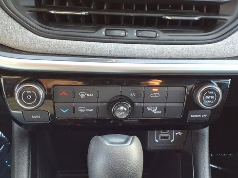 Used 2024 Jeep Compass Sport image 15