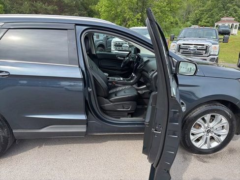 Used 2023 Ford Edge Titanium AWD/4WD image 32