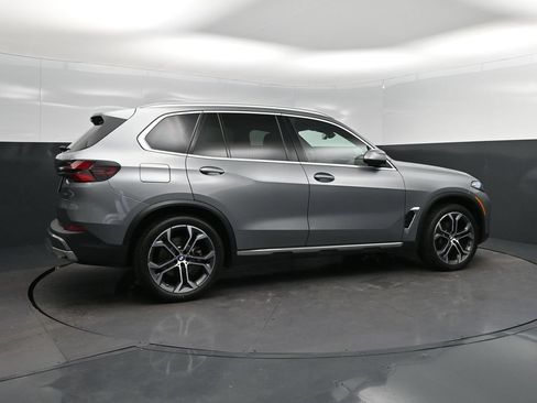 Certified 2026 BMW X5 sDrive40i w/ Climate Comfort Package RWD image 8