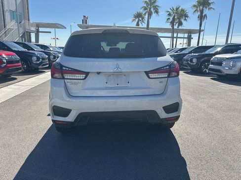Used 2020 Mitsubishi Outlander Sport SE AWD/4WD image 6