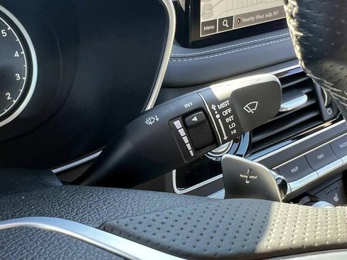 Used 2023 Genesis G70 2.0T image 30