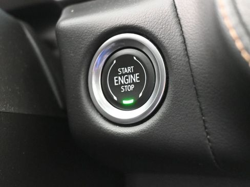 Used 2023 GMC Yukon XL AT4 AWD/4WD image 31
