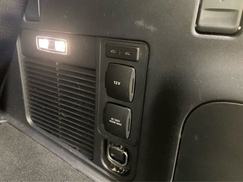 Used 2025 Ford Expedition Platinum AWD/4WD image 12