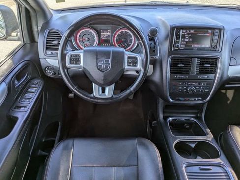 Used 2019 Dodge Grand Caravan GT image 18